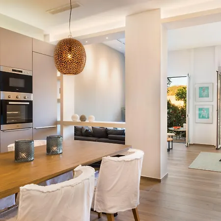 No17 Pireos Street * ハニア