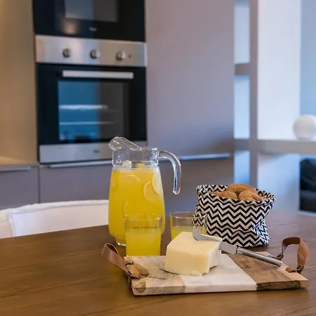 No17 Pireos Street アパート