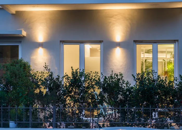 No17 Pireos Street * Chania (Crete)