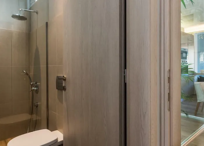 No17 Pireos Street * Chania (Crete)